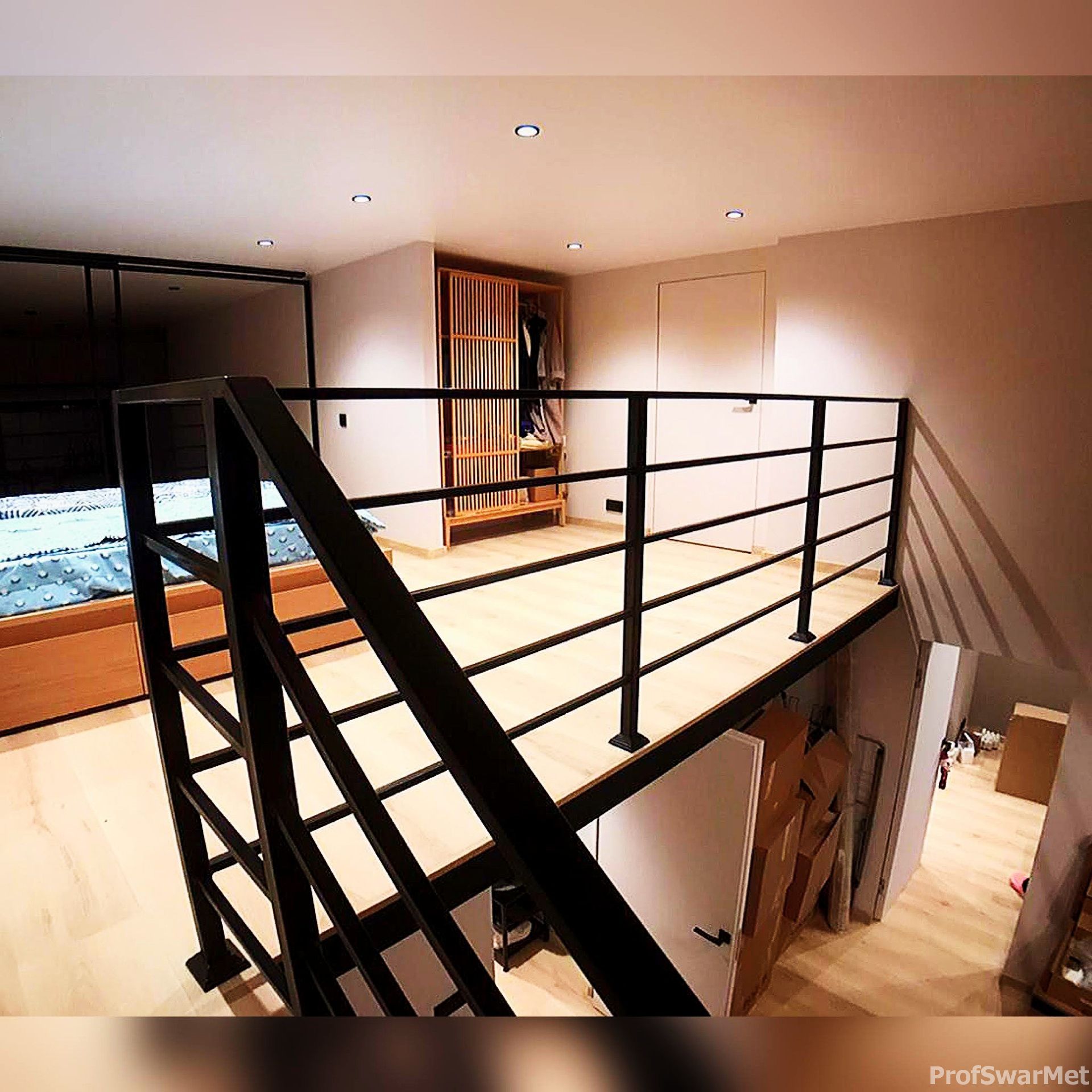 Антресольный этаж.